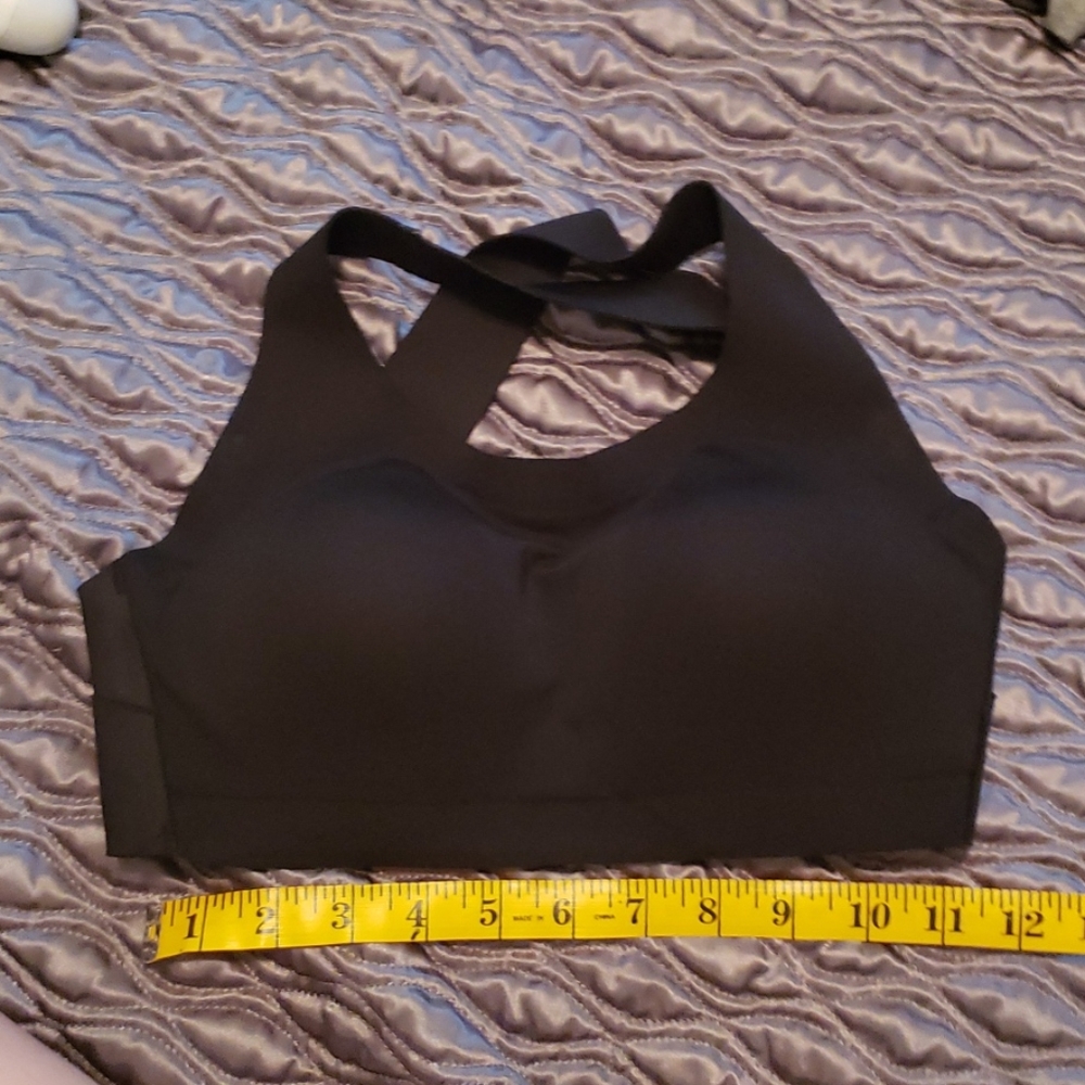 Black cross strap sports bra